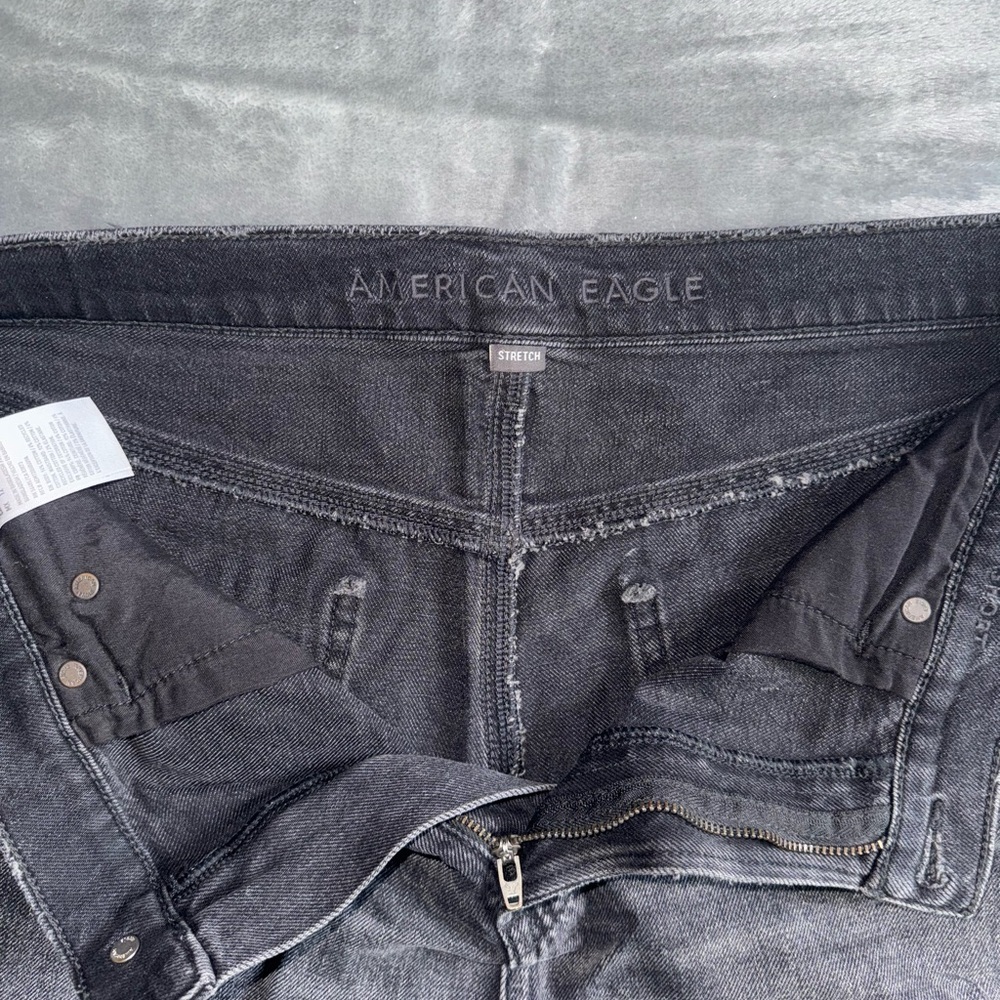 American Eagle - Black - Highest Waist '90s Boyfriend Short - Picture 2 of 6